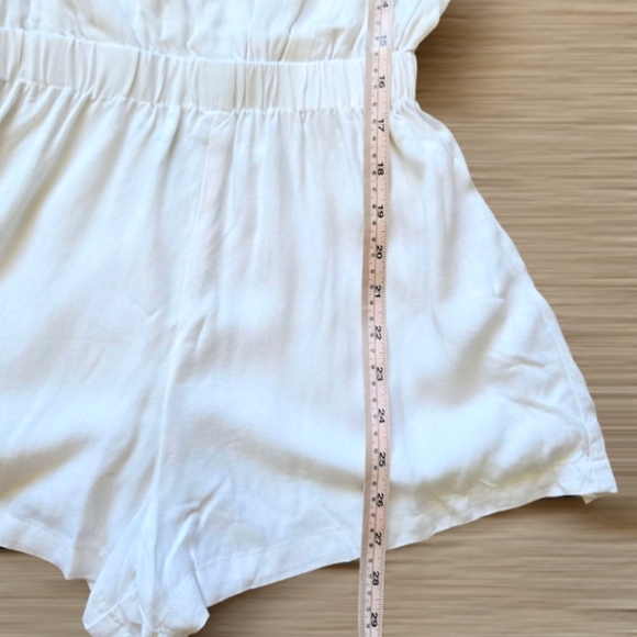 Millau White Circle Cage Detail Chain Link Neckline Romper Size Small NWT - Picture 12 of 13